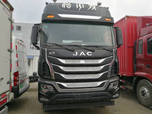 格爾發(fā)最新款牽引車，重塑行業(yè)標(biāo)準(zhǔn)的重型運(yùn)輸利器，格爾發(fā)最新款牽引車，重塑行業(yè)標(biāo)準(zhǔn)，重型運(yùn)輸?shù)睦魇走x