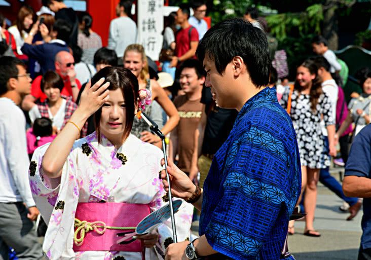 韓國(guó)游客被上海表演震撼熱，文化與藝術(shù)的交融之旅，上海震撼表演引發(fā)韓國(guó)游客熱潮，文化與藝術(shù)的交融之旅