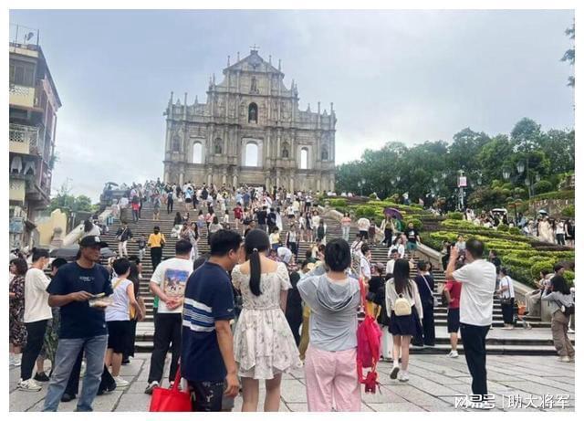 澳門(mén)一碼一肖一特一中直播，揭開(kāi)神秘面紗下的真相，澳門(mén)直播揭秘，一碼一肖背后的真相與犯罪探究