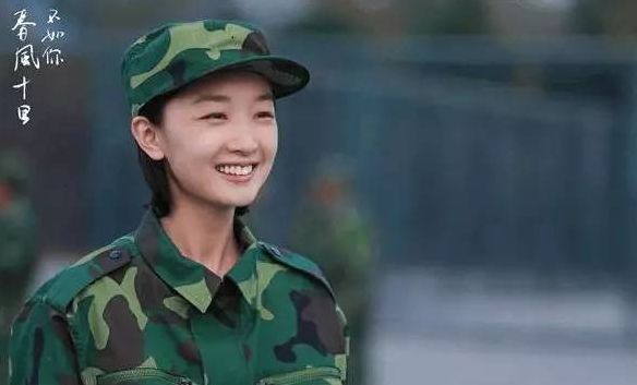 迪麗熱巴與軍訓(xùn)電視劇，熱血青春的熒幕印記，迪麗熱巴主演軍訓(xùn)電視劇，熱血青春熒屏記憶