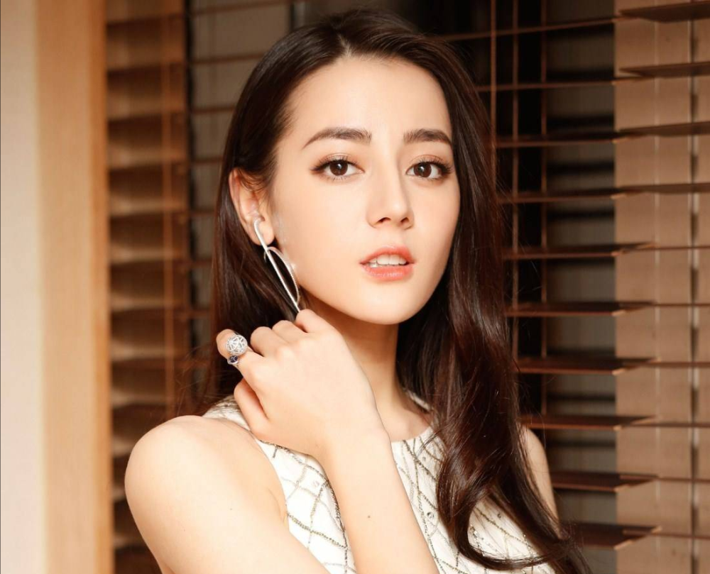 迪麗熱巴電視劇大全，最新電視劇一覽，迪麗熱巴主演電視劇大全及最新劇集盤點(diǎn)