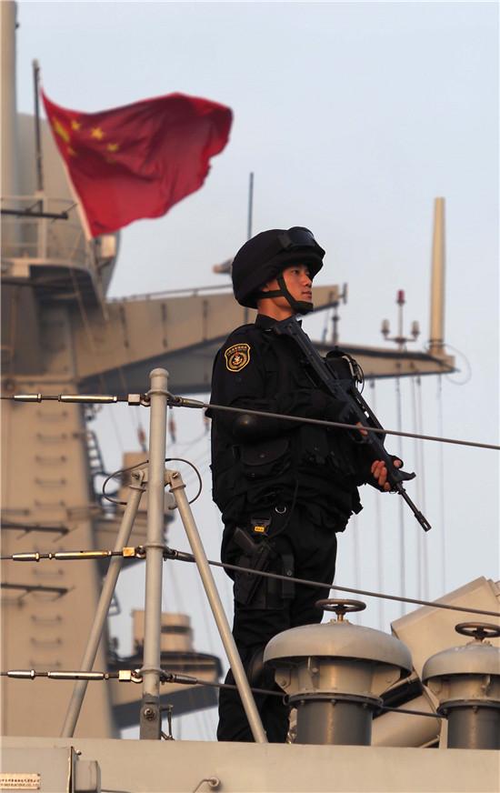 四川艦來了熱，新時代海軍力量的澎湃與熱情，四川艦亮相，新時代海軍力量的澎湃激情與熱情燃燒