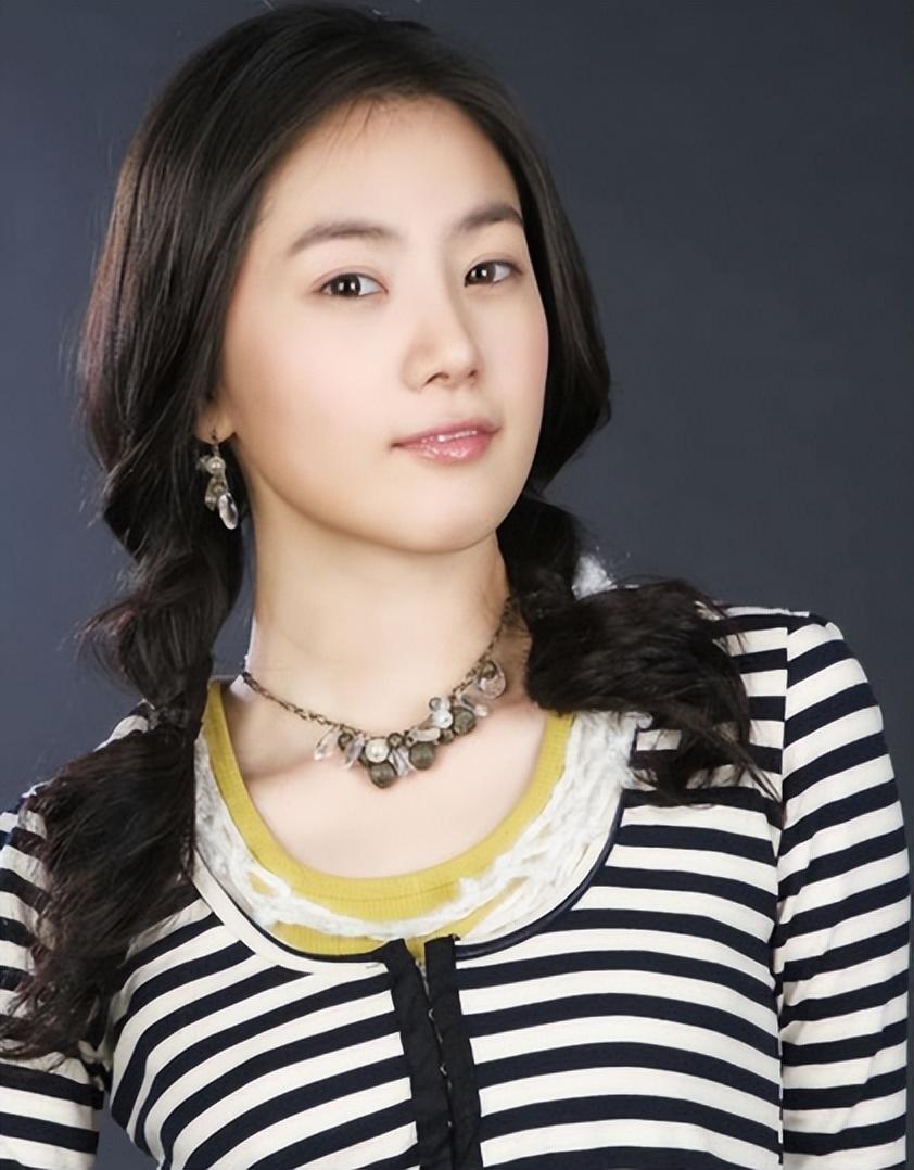 中國(guó)100女星顏值排行榜，璀璨閃耀的明星之光，中國(guó)百位女星顏值排行榜，璀璨明星閃耀榜單
