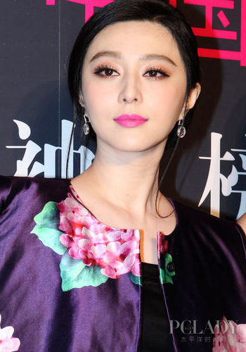 娛樂(lè)圈頭條女王，璀璨星途與無(wú)盡魅力，娛樂(lè)圈頭條女王，璀璨星途下的無(wú)盡魅力