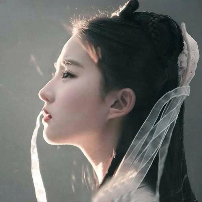 32歲劉亦菲終于官宣喜訊，人生的新篇章，璀璨閃耀，32歲劉亦菲開啟人生新篇章，喜訊官宣，璀璨人生繼續(xù)閃耀