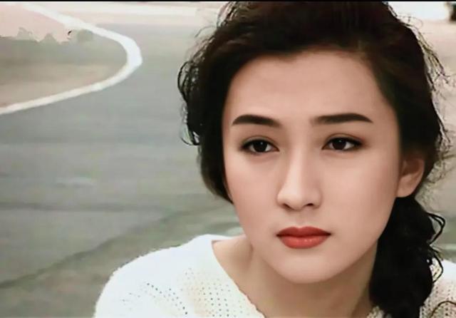 揭秘演員劉佳年輕時的照片，時光倒流，重溫美好青春，重溫美好青春，揭秘演員劉佳年輕時的照片時光倒流回顧時光印記