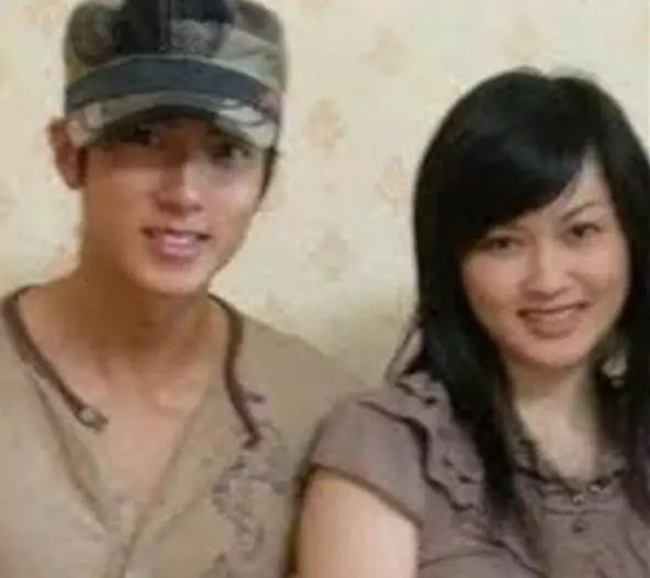吳尊個人資料介紹及其老婆的獨特魅力，吳尊與神秘妻子，個人資料和獨特魅力揭秘