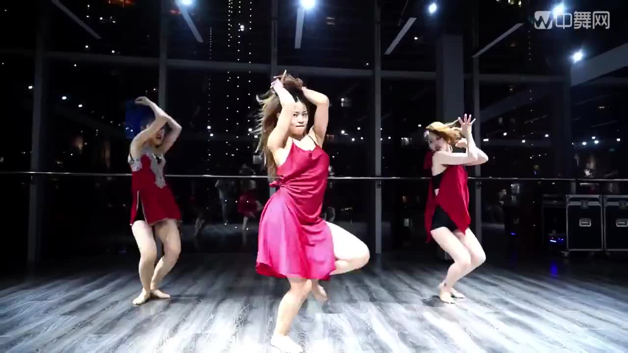 韓國女明星跳舞的魅力與風(fēng)采，韓國女明星的舞蹈魅力與風(fēng)采展示