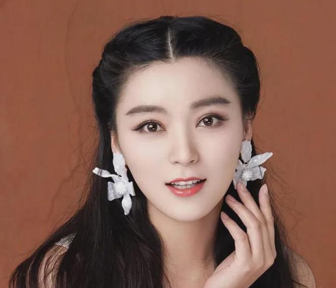 最火女明星前20名，閃耀娛樂(lè)圈的璀璨明星，最火女明星TOP20，娛樂(lè)圈中的璀璨明星