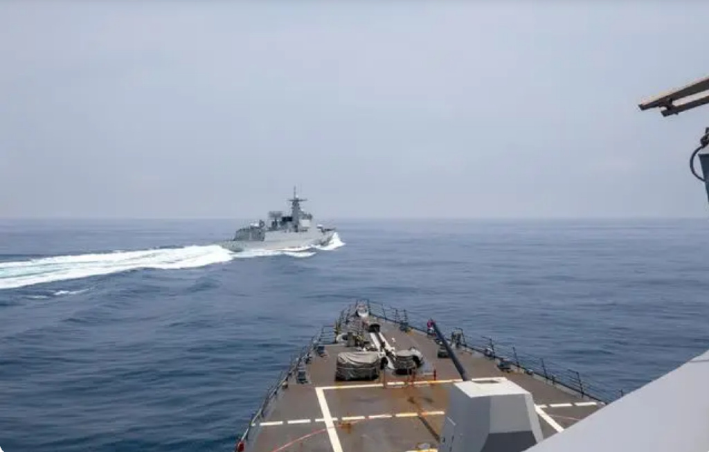 戰(zhàn)區(qū)回應(yīng)美艦穿航臺(tái)灣海峽，堅(jiān)定捍衛(wèi)國(guó)家主權(quán)和領(lǐng)土完整，戰(zhàn)區(qū)回應(yīng)美艦穿航臺(tái)灣海峽，堅(jiān)決捍衛(wèi)國(guó)家主權(quán)和領(lǐng)土完整
